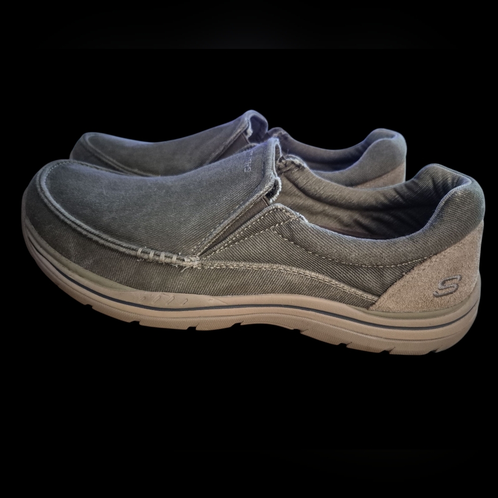 Skechers Expected Avillo​ Khaki Canvas Relaxed Fit Slip On Loafers Men Size 11.5